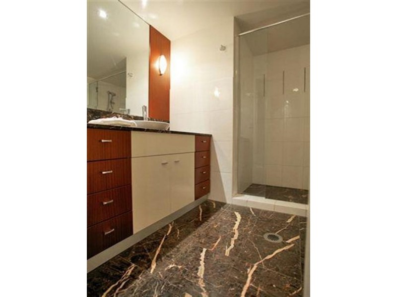 23 Ferny Avenue, Surfers Paradise QLD 4217