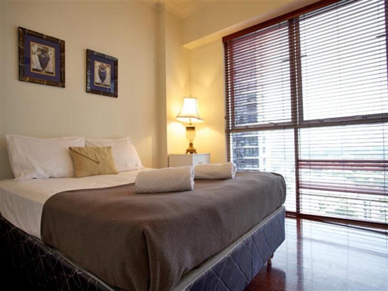 23 Ferny Avenue, Surfers Paradise QLD 4217