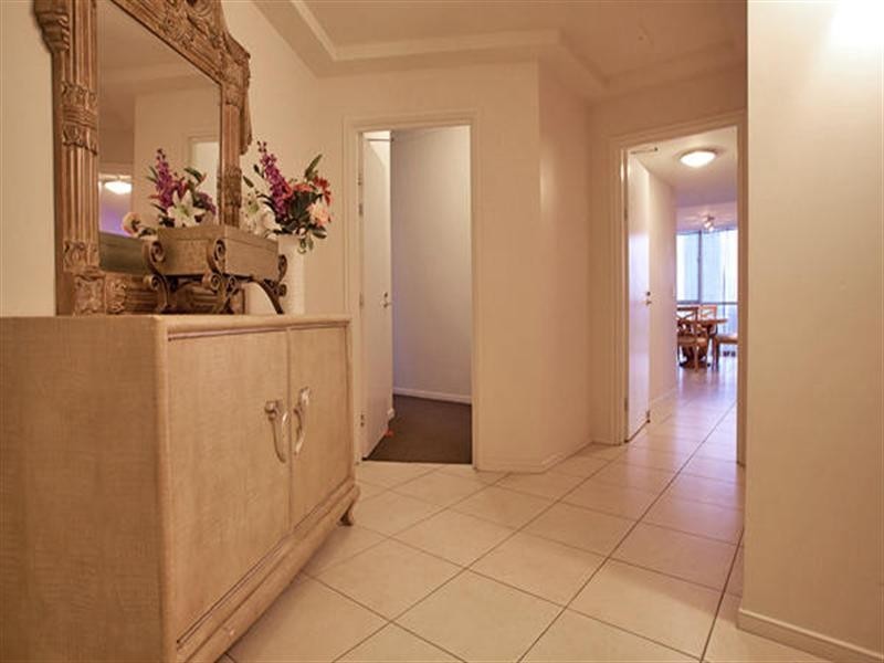 23 Ferny Avenue, Surfers Paradise QLD 4217