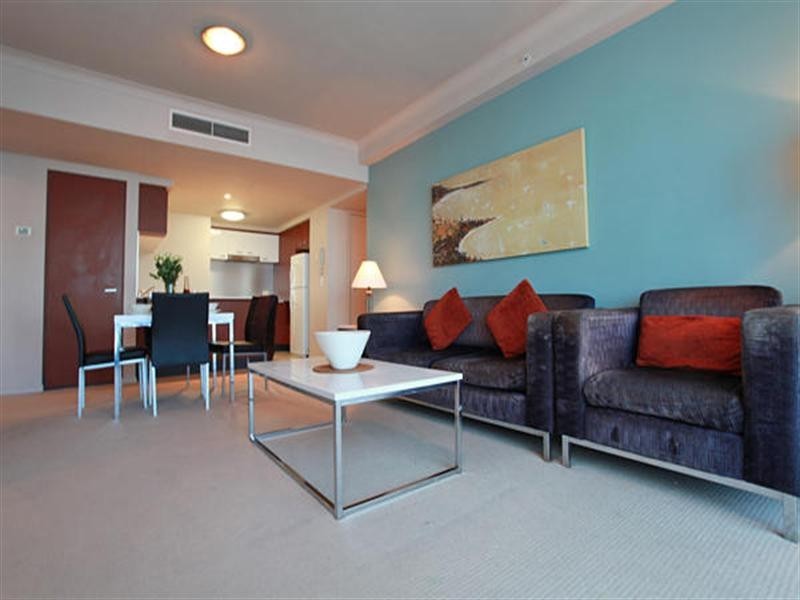 23 Ferny Avenue, Surfers Paradise QLD 4217