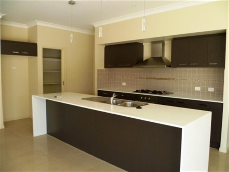 10 Iridium Drive, Hope Island QLD 4212