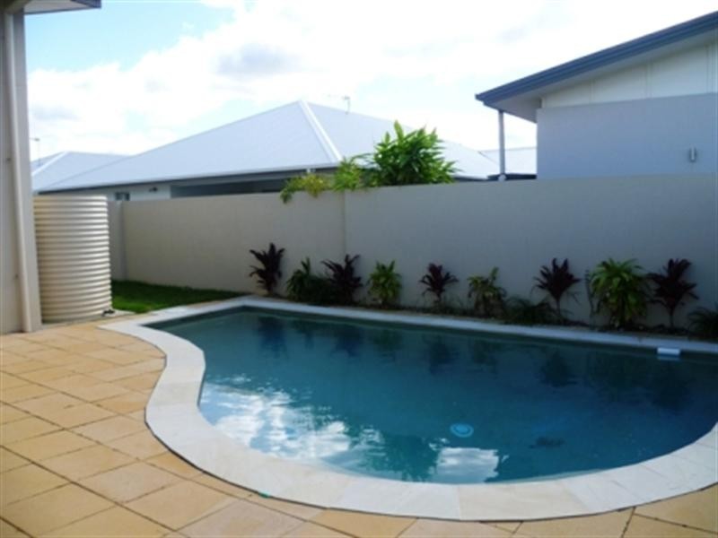 10 Iridium Drive, Hope Island QLD 4212