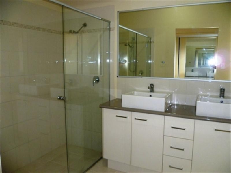 10 Iridium Drive, Hope Island QLD 4212