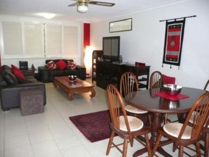 11-4 Northcliffe Terrace, Surfers Paradise QLD 4217