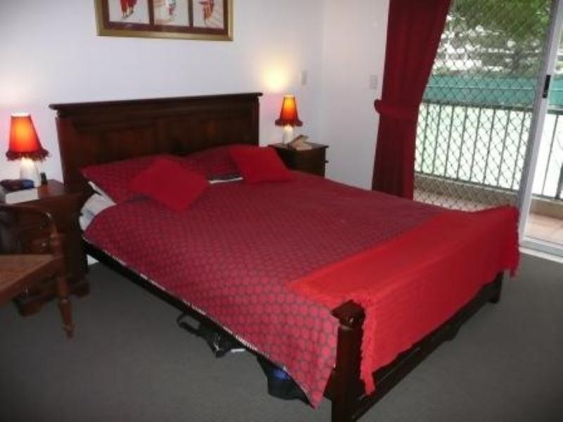 11-4 Northcliffe Terrace, Surfers Paradise QLD 4217