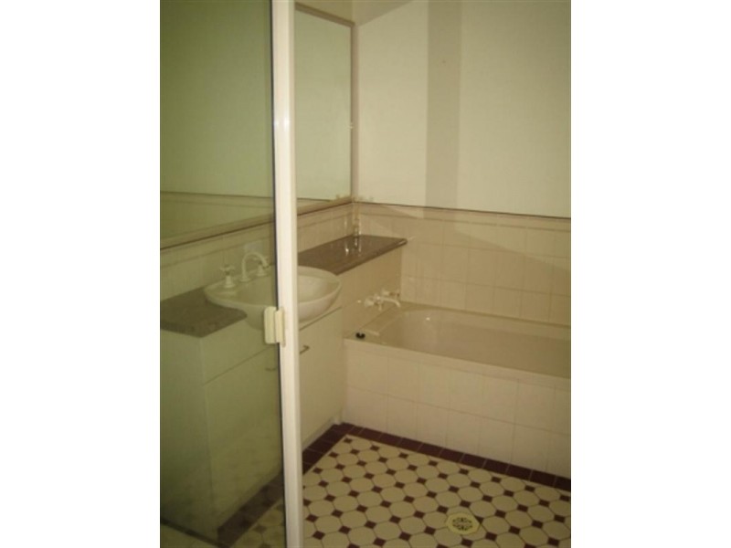 6a Centennial Place, Southport QLD 4215