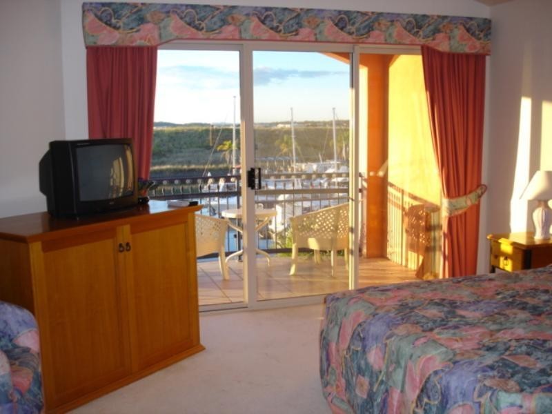 73 John Lund Drive, Hope Island QLD 4212