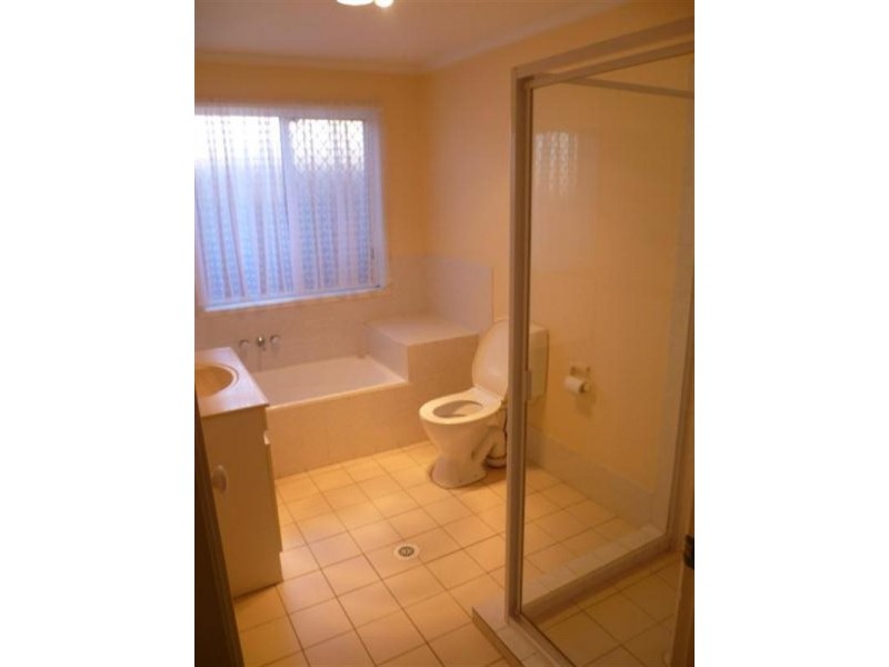 2/80 River Oak Drive, Helensvale QLD 4212