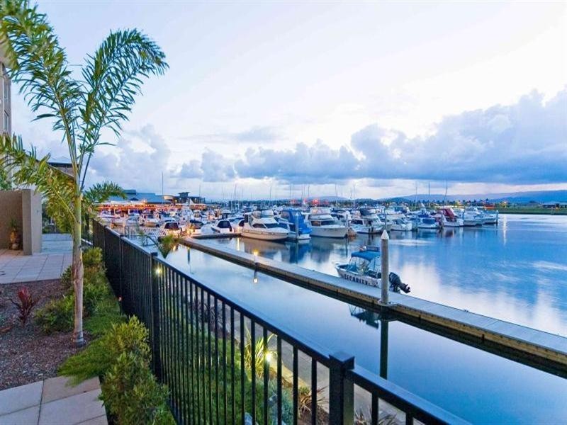 1766 Rialto Quay, Hope Island QLD 4212