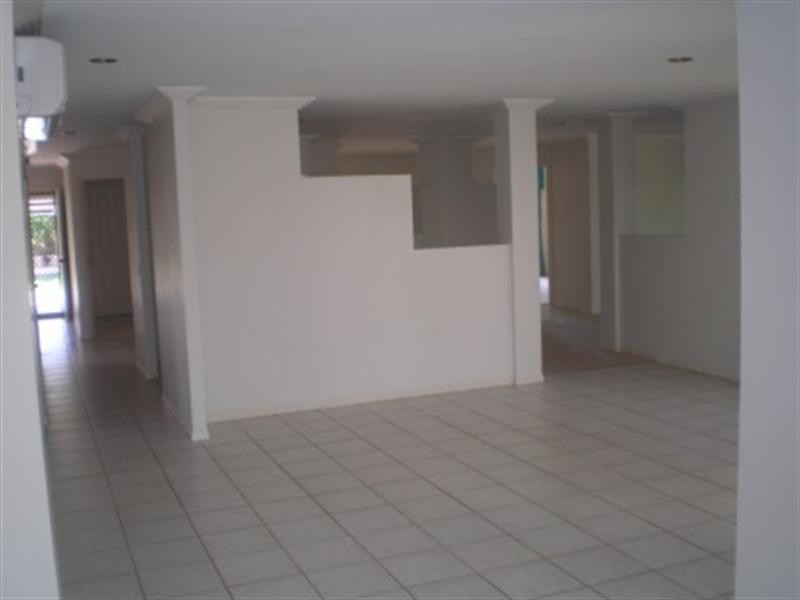 4 Westlake Court, Helensvale QLD 4212