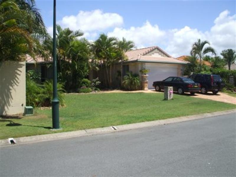 4 Westlake Court, Helensvale QLD 4212