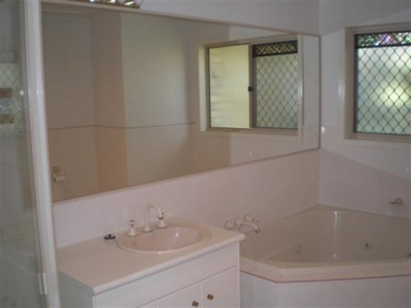 4 Westlake Court, Helensvale QLD 4212