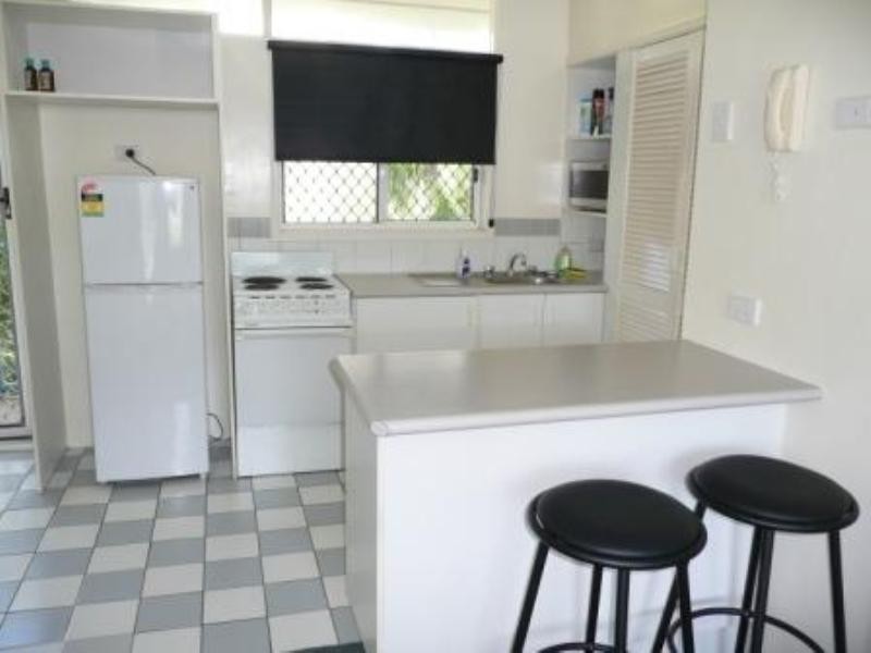 33-69 Ferny Avenue, Surfers Paradise QLD 4217