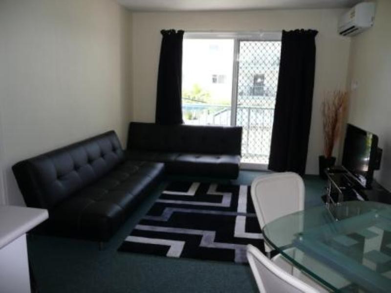 33-69 Ferny Avenue, Surfers Paradise QLD 4217