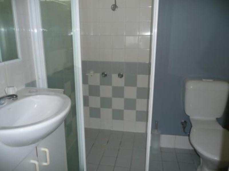 33-69 Ferny Avenue, Surfers Paradise QLD 4217