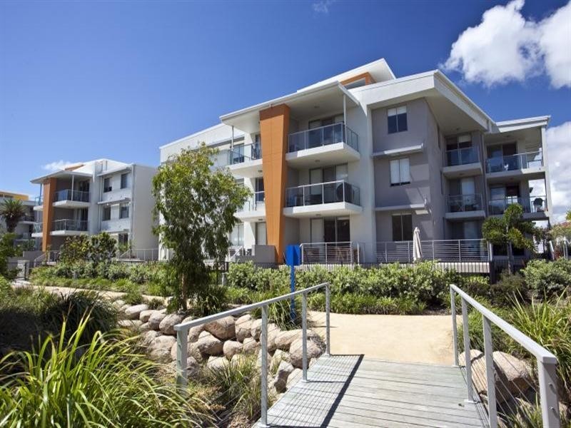117/66 Sickle Avenue, Hope Island QLD 4212