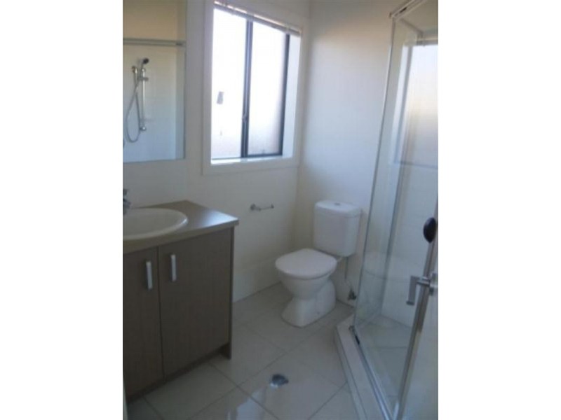 4 Erbin Lane, Augustine Heights QLD 4300