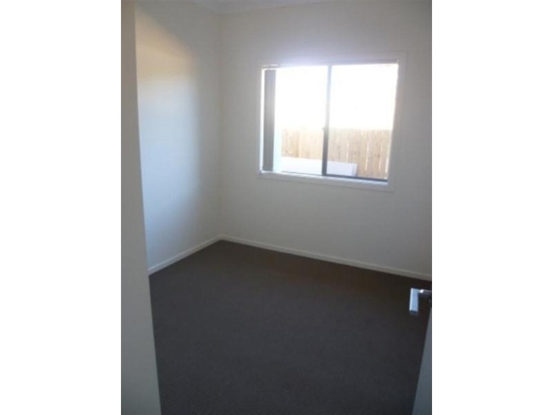 4 Erbin Lane, Augustine Heights QLD 4300