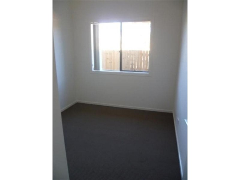 4 Erbin Lane, Augustine Heights QLD 4300