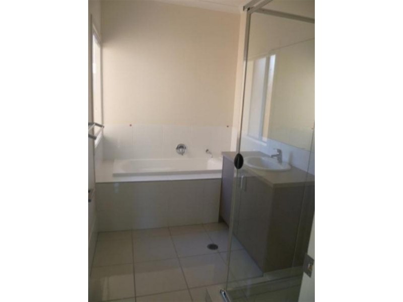 4 Erbin Lane, Augustine Heights QLD 4300