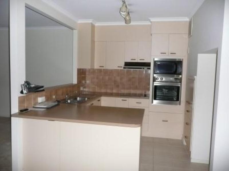 3-26 Vespa Crescent, Bundall QLD 4217