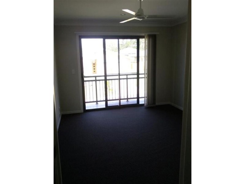 2/3 Elise Avenue, Coomera QLD 4209