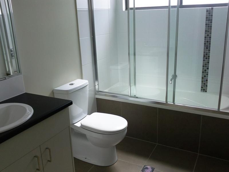 2/3 Elise Avenue, Coomera QLD 4209