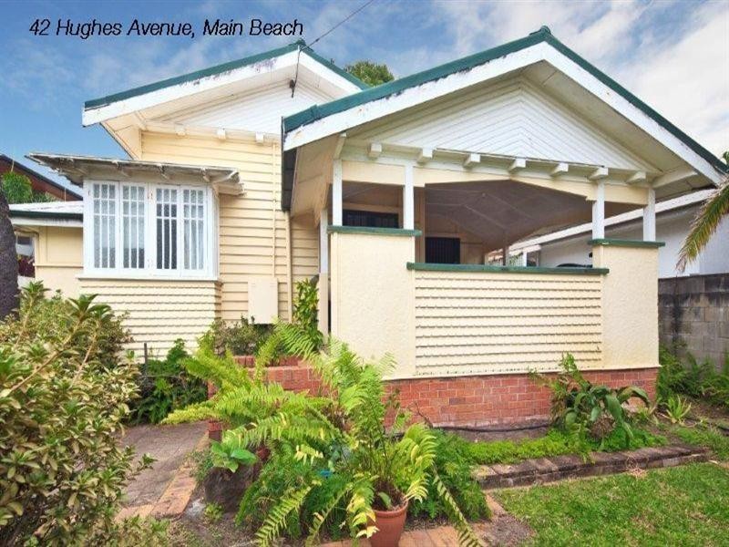 42 Hughes Avenue, 36 Peak Avenue, 38 Peak Avenue, Main Beach QLD 4217