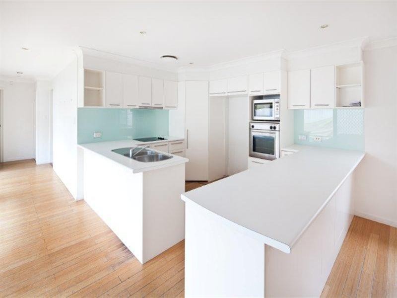 42 Hughes Avenue, 36 Peak Avenue, 38 Peak Avenue, Main Beach QLD 4217