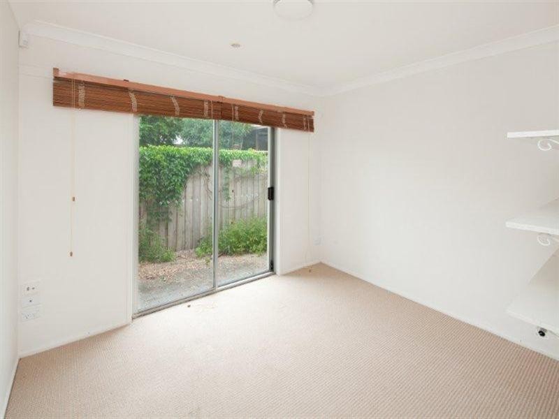 42 Hughes Avenue, 36 Peak Avenue, 38 Peak Avenue, Main Beach QLD 4217