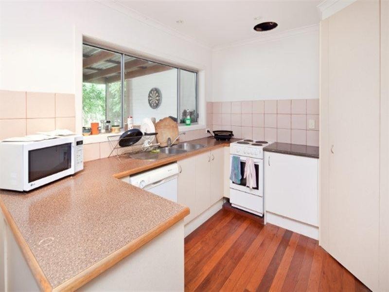 42 Hughes Avenue, 36 Peak Avenue, 38 Peak Avenue, Main Beach QLD 4217