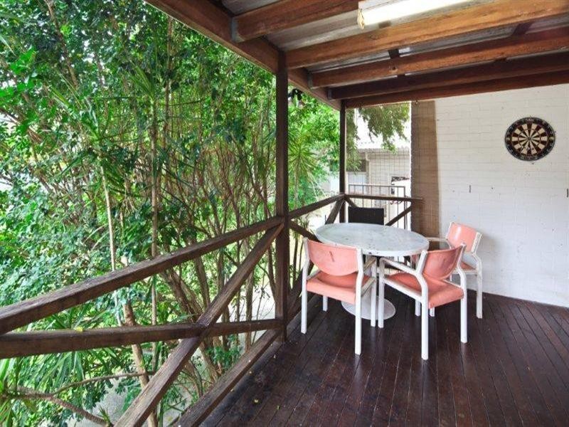 42 Hughes Avenue, 36 Peak Avenue, 38 Peak Avenue, Main Beach QLD 4217