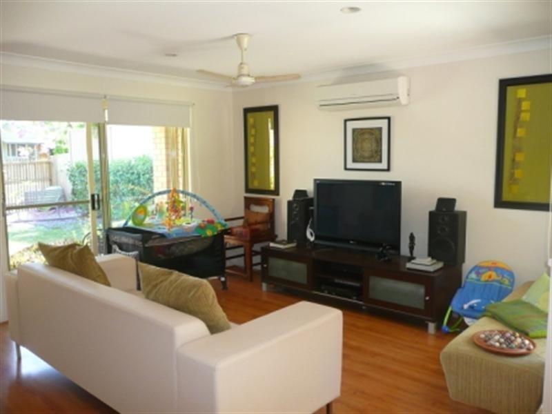 1/12 Judith Avenue, Southport QLD 4215