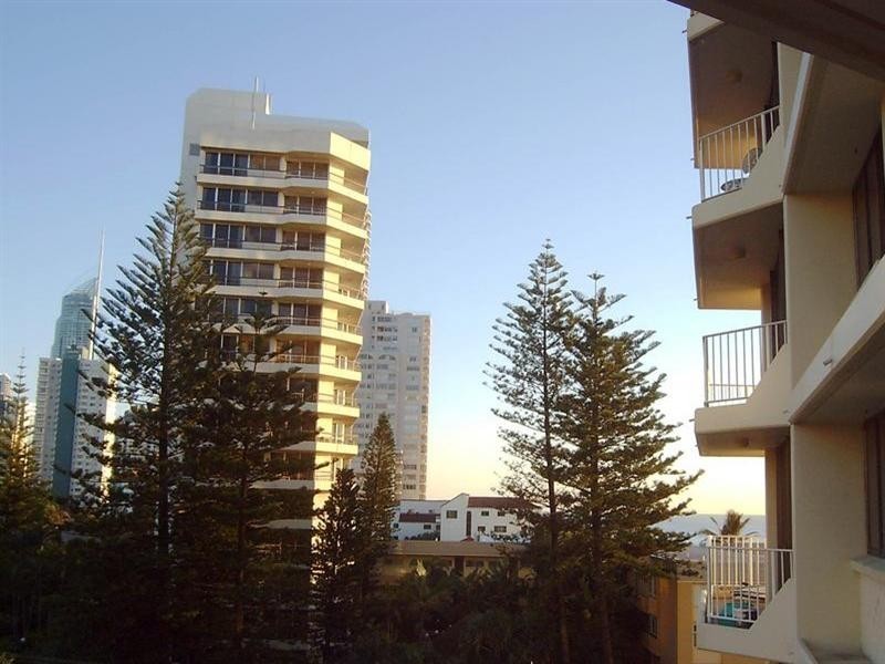 50 Old Burleigh Road, Surfers Paradise QLD 4217