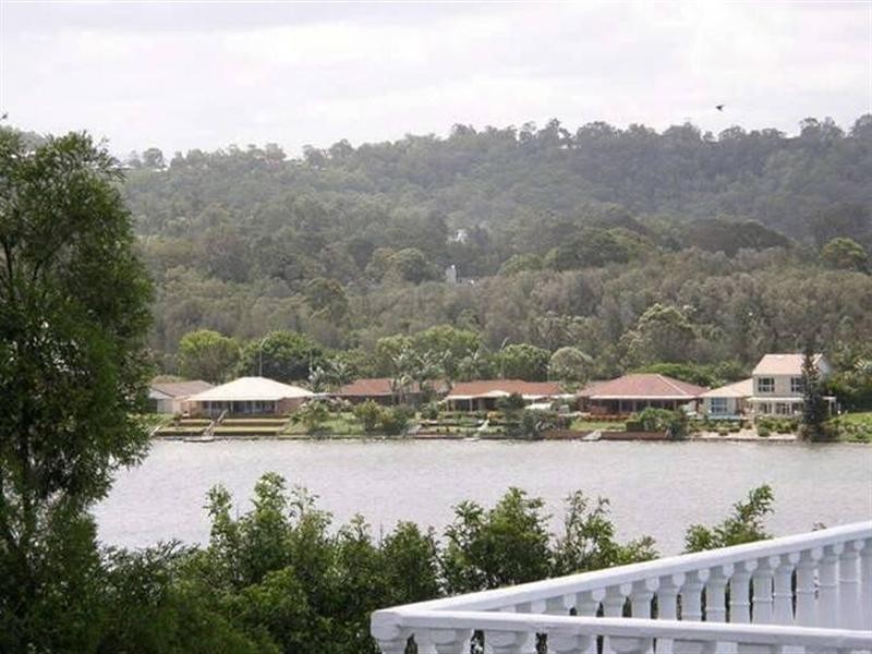 16 Daisy Street, Elanora QLD 4221