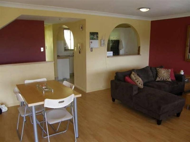 16 Daisy Street, Elanora QLD 4221