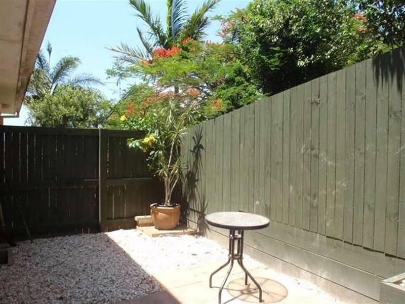 16 Daisy Street, Elanora QLD 4221