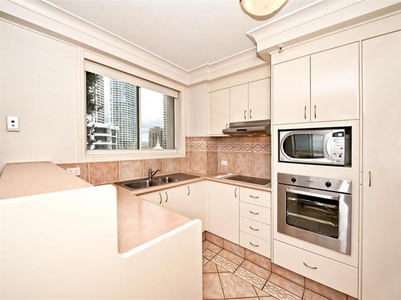 7 Elkhorn Avenue, Surfers Paradise QLD 4217