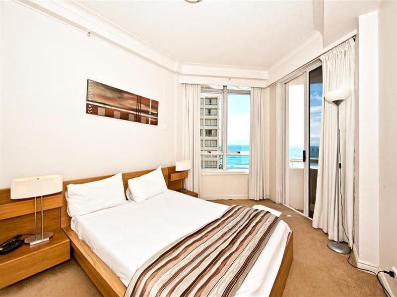 7 Elkhorn Avenue, Surfers Paradise QLD 4217