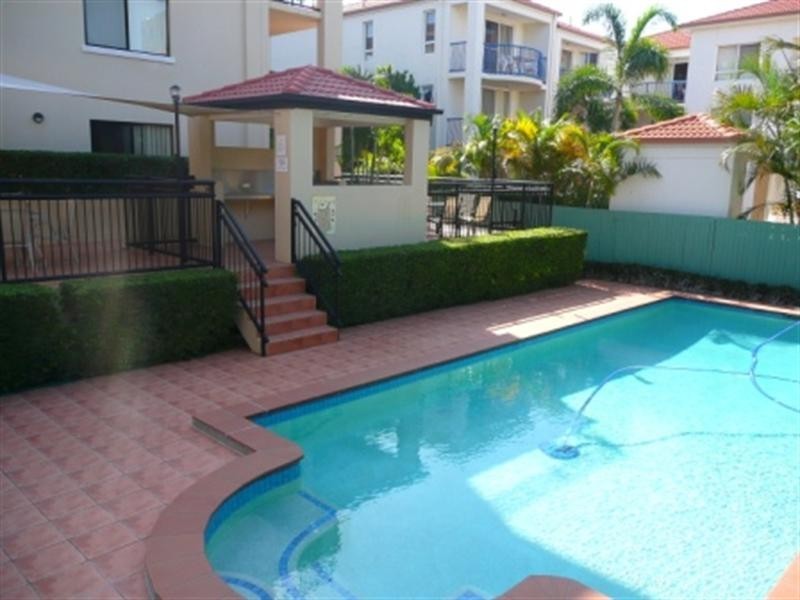 4-5 Railway Street, Southport QLD 4215