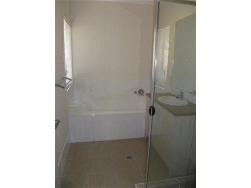 38 Arnaldo Avenue, Augustine Heights QLD 4300