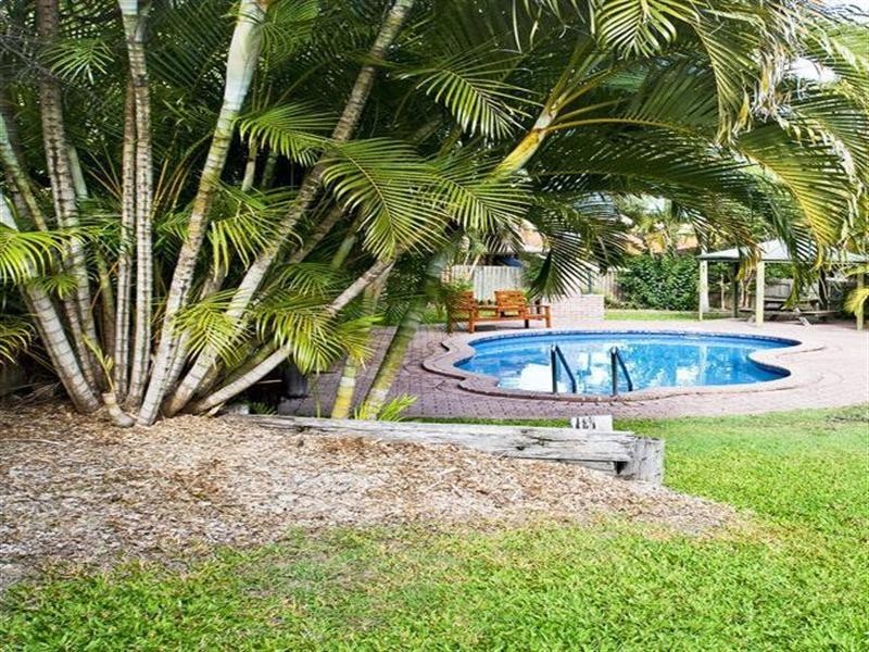 145 Government Road, Labrador QLD 4215