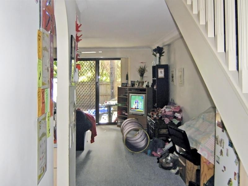 145 Government Road, Labrador QLD 4215