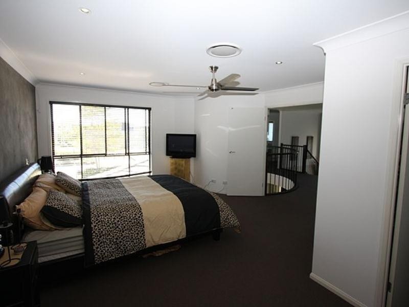 17 River Links Boulevard, Helensvale QLD 4212