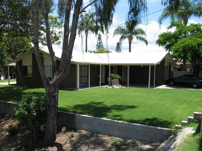 74 Salerno Street, Isle Of Capri QLD 4217