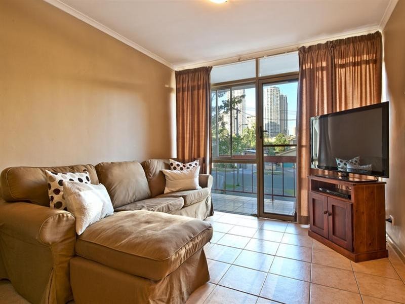 8 Darrambal Street, Surfers Paradise QLD 4217