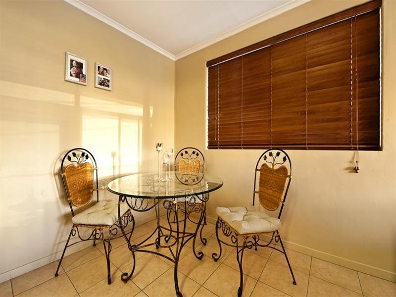 8 Darrambal Street, Surfers Paradise QLD 4217