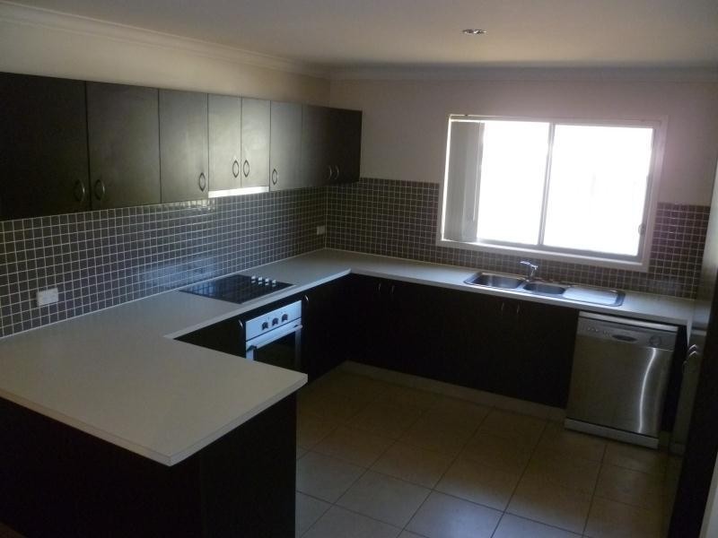 7 James Place, Maudsland QLD 4210