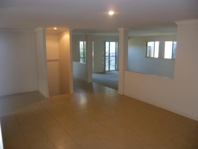 7 James Place, Maudsland QLD 4210