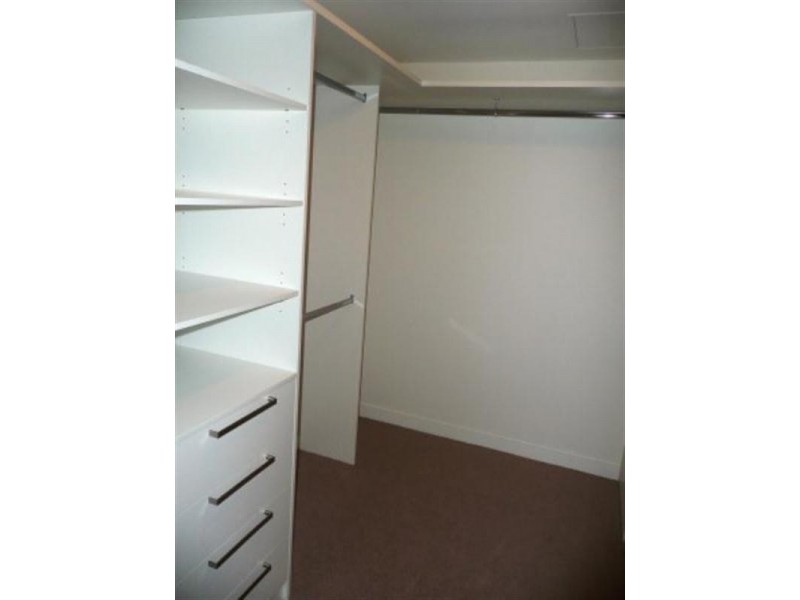 5104 323 Bayview Street, Runaway Bay QLD 4216